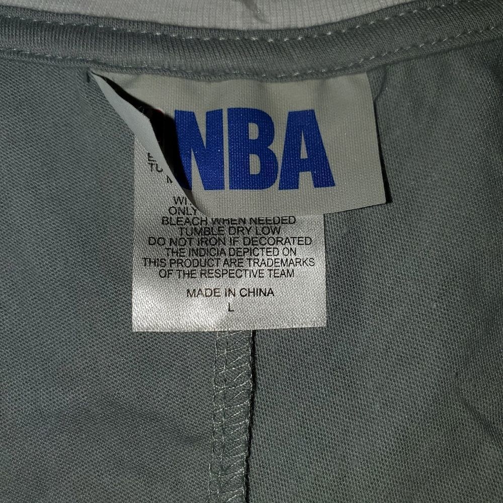 NBA San Antonio Spurs tee large women's NWOT - Picture 3 of 5